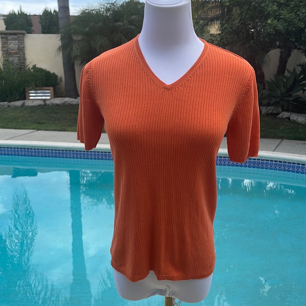 August Silk | Orange short sleeve knit sweater | Size Small